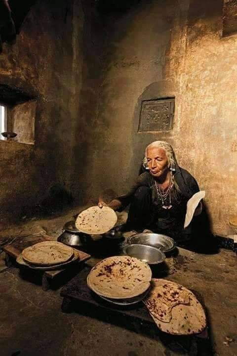 मुझको मेरी नज़रों से परखो