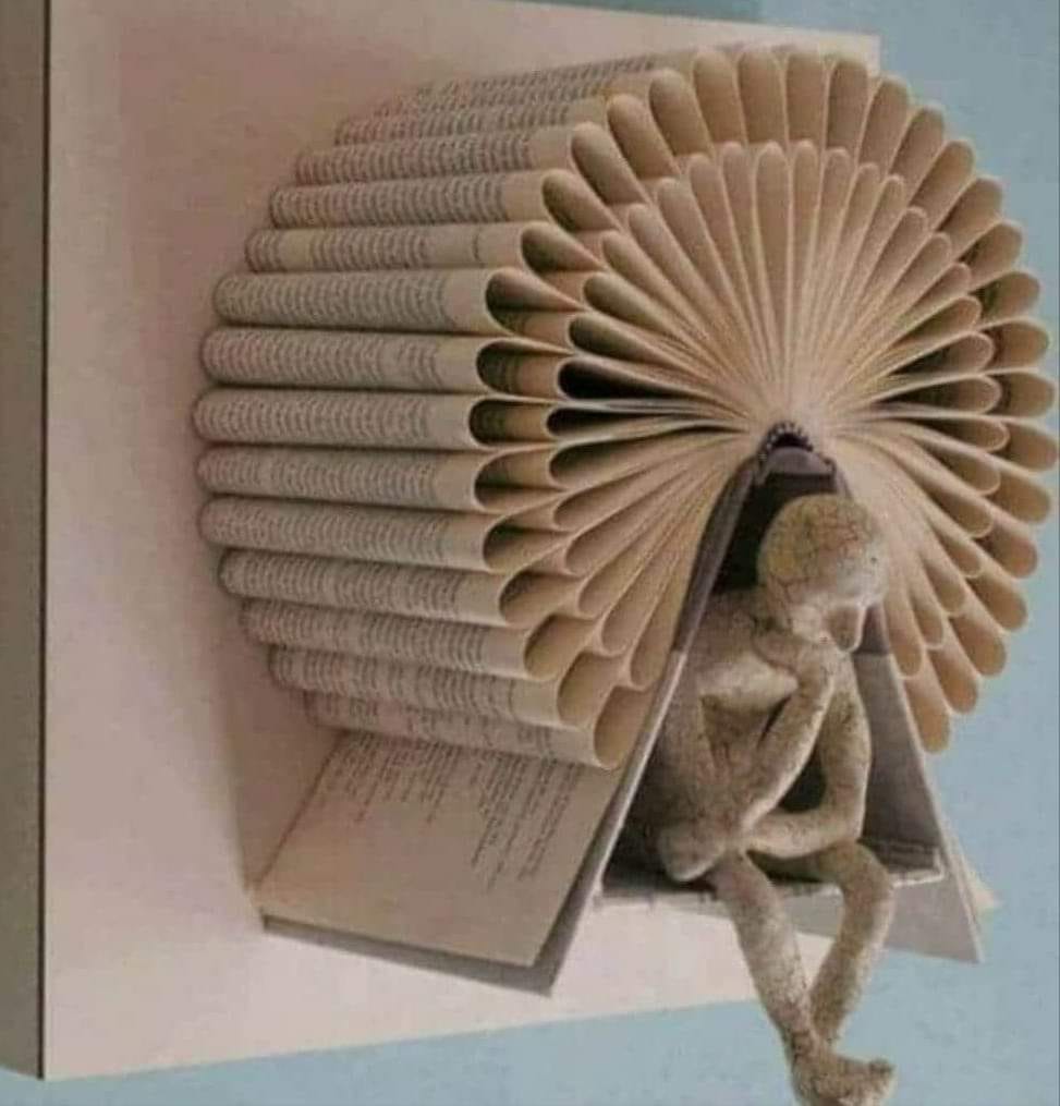 हम क्यों आलोचक बनते जायें