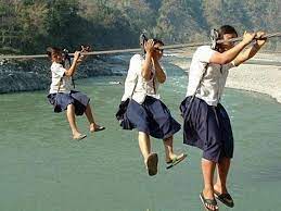 शिक्षा की यह राह देखकर